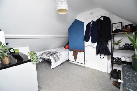 6 bedroom Property to let in Mitchell Street, Durham