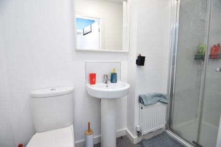 6 bedroom Property to let in Mitchell Street, Durham