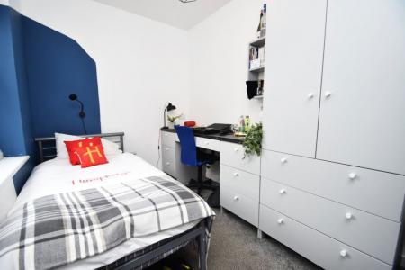 6 bedroom Property to let in Mitchell Street, Durham