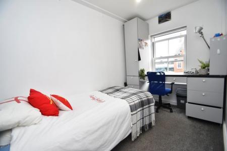 6 bedroom Property to let in Mitchell Street, Durham