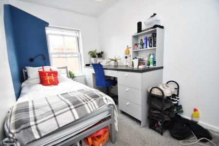 6 bedroom Property to let in Mitchell Street, Durham