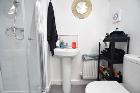 6 bedroom Property to let in Mitchell Street, Durham