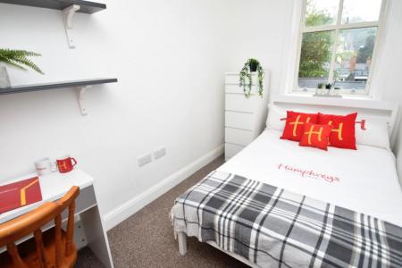 7 bedroom Property to let in The Avenue - DH1