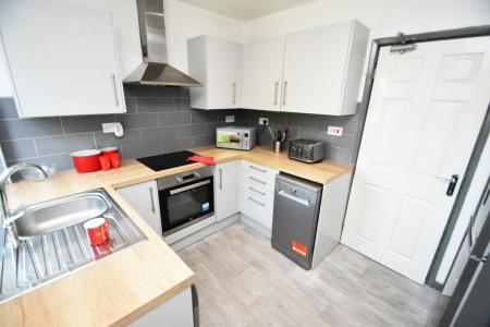 2 bedroom Property to let in Wakenshaw Road, Durham, DH1