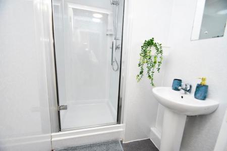 5 bedroom Property to let in Peatree Cottages - DH1