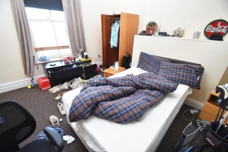 6 bedroom Property to let in The Avenue - DH1