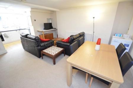 4 bedroom Property to let in Colpitts Terrace, Durham, DH1
