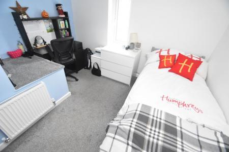 6 bedroom Property to let in Donnini Place - DH1