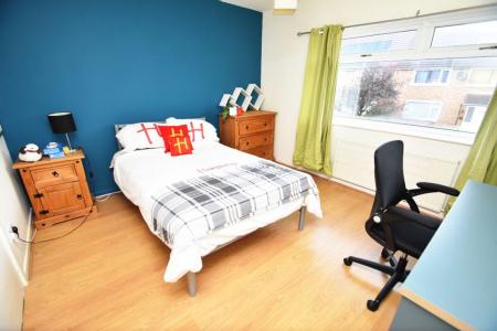 4 bedroom Property to let in Newton Drive, DH1