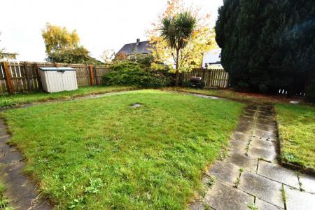 4 bedroom Property to let in Newton Drive, DH1