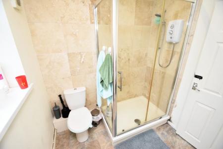 4 bedroom Property to let in Newton Drive, DH1