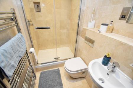 2 bedroom Property to let in River Court - DH1