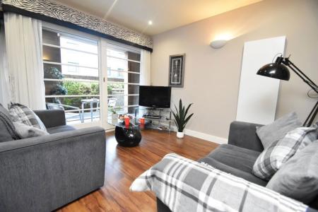 2 bedroom Property to let in River Court - DH1
