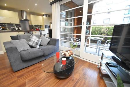 2 bedroom Property to let in River Court - DH1