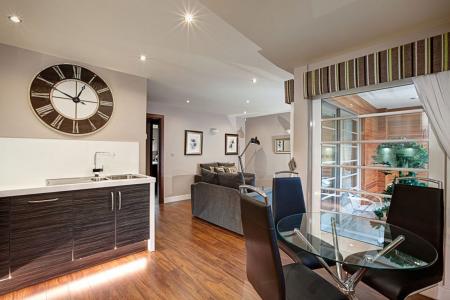 2 bedroom Property to let in River Court - DH1