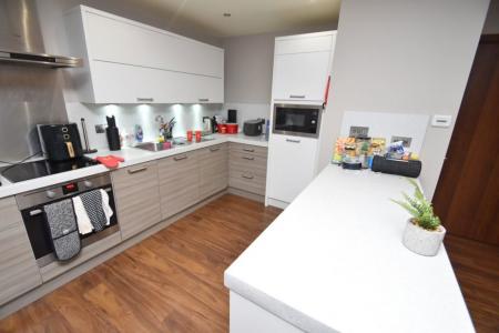 2 bedroom Property to let in River Court - DH1