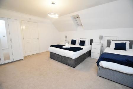 3 bedroom Property to let in Bower Court