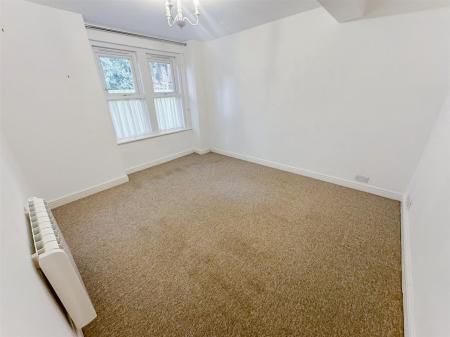 2 bedroom Apartment to let in Station Road, Wimborne