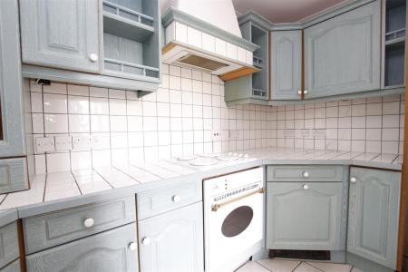 2 bedroom Apartment to let in Redcotts Lane, Wimborne