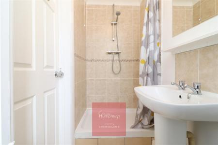 2 bedroom Apartment to let in Sheppards Field, Wimborne