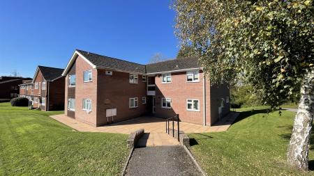 2 bedroom Property for sale in Allenview Road, Wimborne