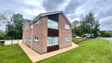2 bedroom Property for sale in Allenview Road, Wimborne