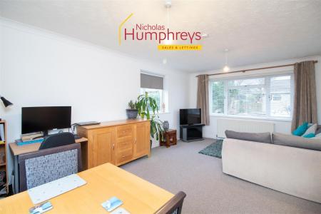 2 bedroom Property to let in Laurel Close, Corfe Mullen