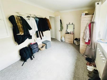 2 bedroom Terraced House to let in Hunter Close, Colehill