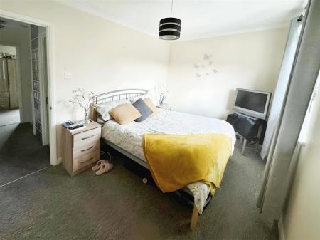 2 bedroom Terraced House to let in Hunter Close, Colehill