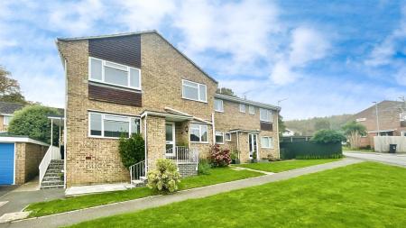 3 bedroom Apartment for sale in Stirrup Close, Wimborne