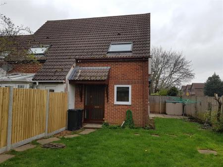 2 bedroom Semi-detached house to let in GEORGES MEWS, CORFE MULLEN,