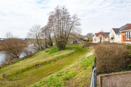 3 bedroom Terraced House for sale in Newmans Close, Wimborne