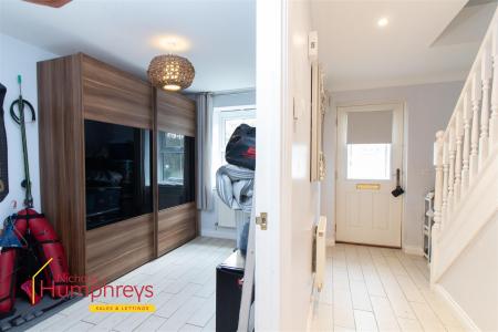 3 bedroom Terraced House for sale in Newmans Close, Wimborne