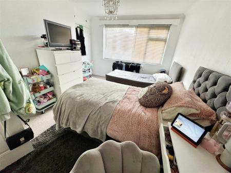 2 bedroom Detached bungalow to let in Minster View, Wimborne