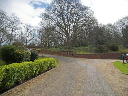 2 bedroom End of terrace house to let in Sturminster Marshall, Wimborne