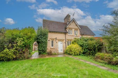 2 bedroom Semi-detached house for sale in Oakley Lane, Wimborne
