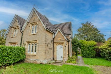 2 bedroom Semi-detached house for sale in Oakley Lane, Wimborne