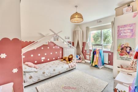 3 bedroom Terraced House for sale in Gold Drive, St. Leonards, Ringwood