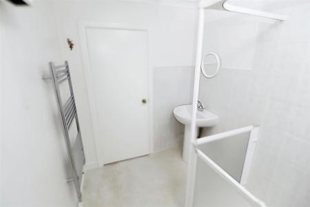 2 bedroom Detached house to let in Charlton, Hampreston