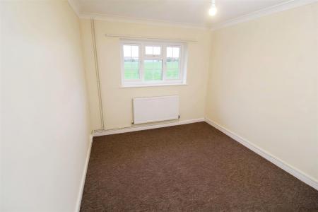 2 bedroom Detached house to let in Charlton, Hampreston