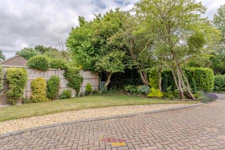 3 bedroom Property for sale in Audemer Court, Ringwood