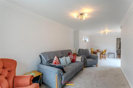 3 bedroom Property for sale in Audemer Court, Ringwood