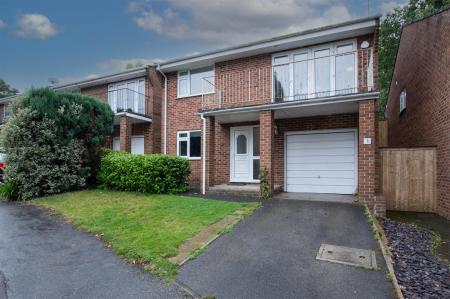 Saddle Close, Wimborne