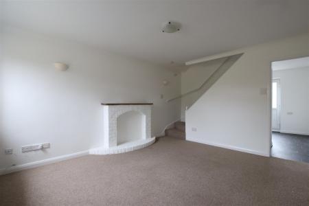 2 bedroom Terraced House to let in Sycamore Close, Creekmoor