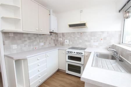 2 bedroom Detached bungalow to let in St Just Close, Ferndown