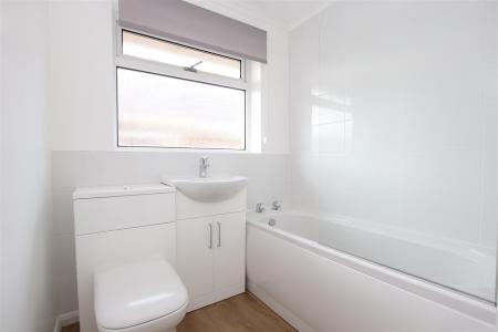 2 bedroom Detached bungalow to let in St Just Close, Ferndown