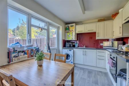 2 bedroom Terraced House to let in Canford View Drive, Colehill