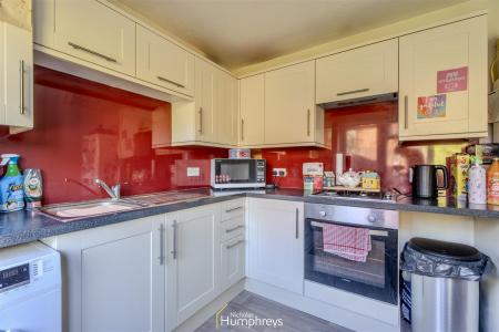 2 bedroom Terraced House to let in Canford View Drive, Colehill