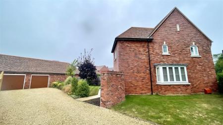 5 bedroom Detached house for sale in Ainsley Road, Wimborne