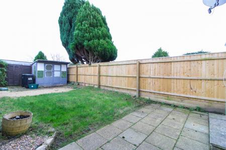 3 bedroom Semi-detached house to let in Warren Walk, Ferndown